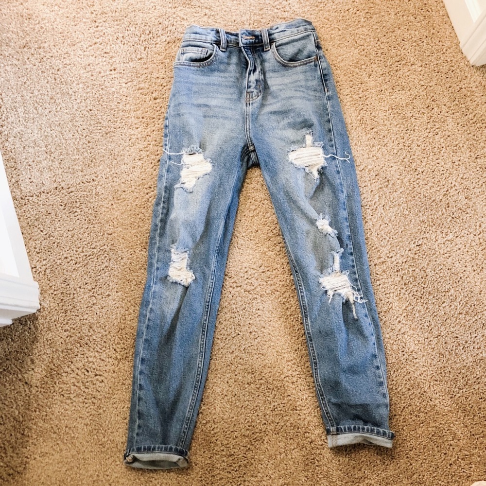 Fashion Nova Distressed straight jean